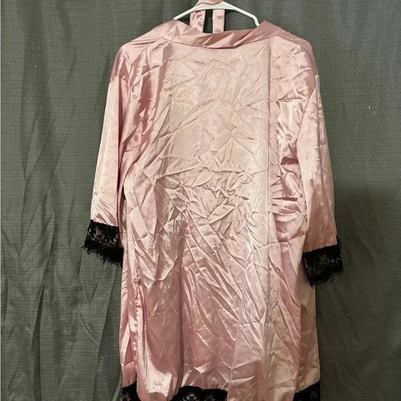 SHEIN Silk Cover Up - Picture 2 of 3